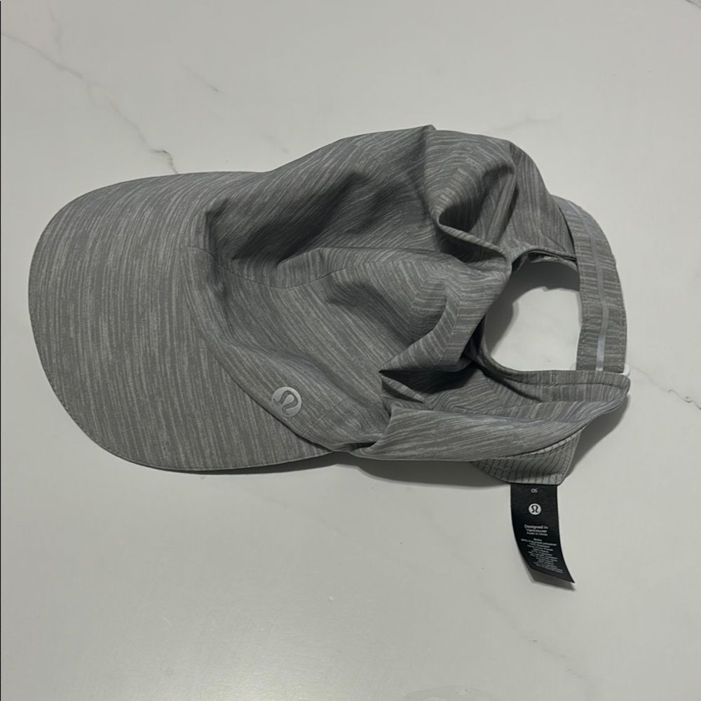 Lululemon cap - Picture 2 of 3